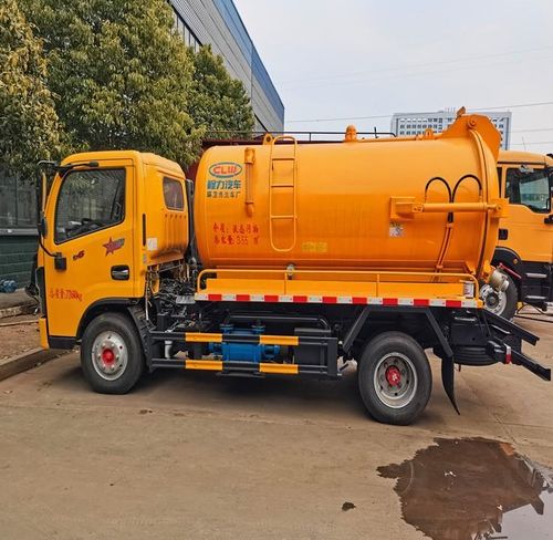 环卫新力量 真空、多功能与清洗吸污车的全面解析